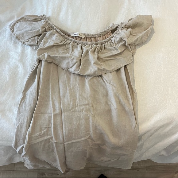 Shoulder less dress - Picture 3 of 5